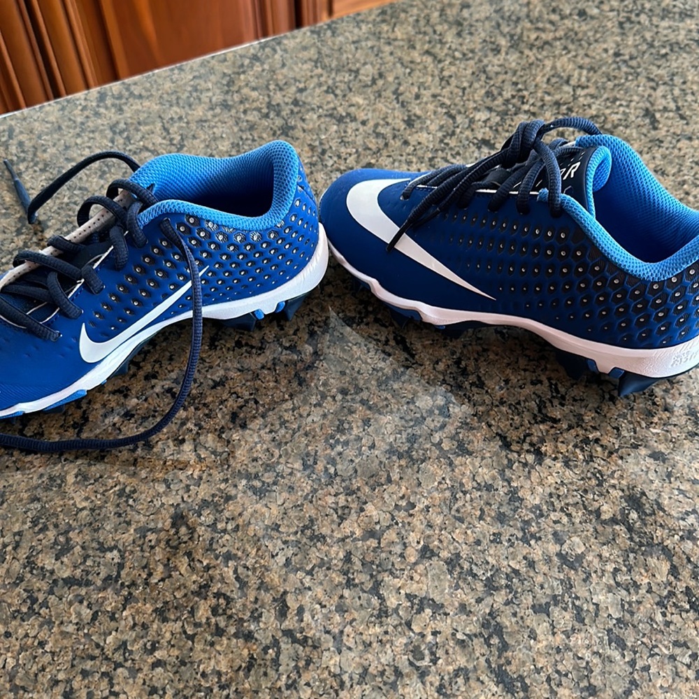 Boys Baseball Cleats NEW